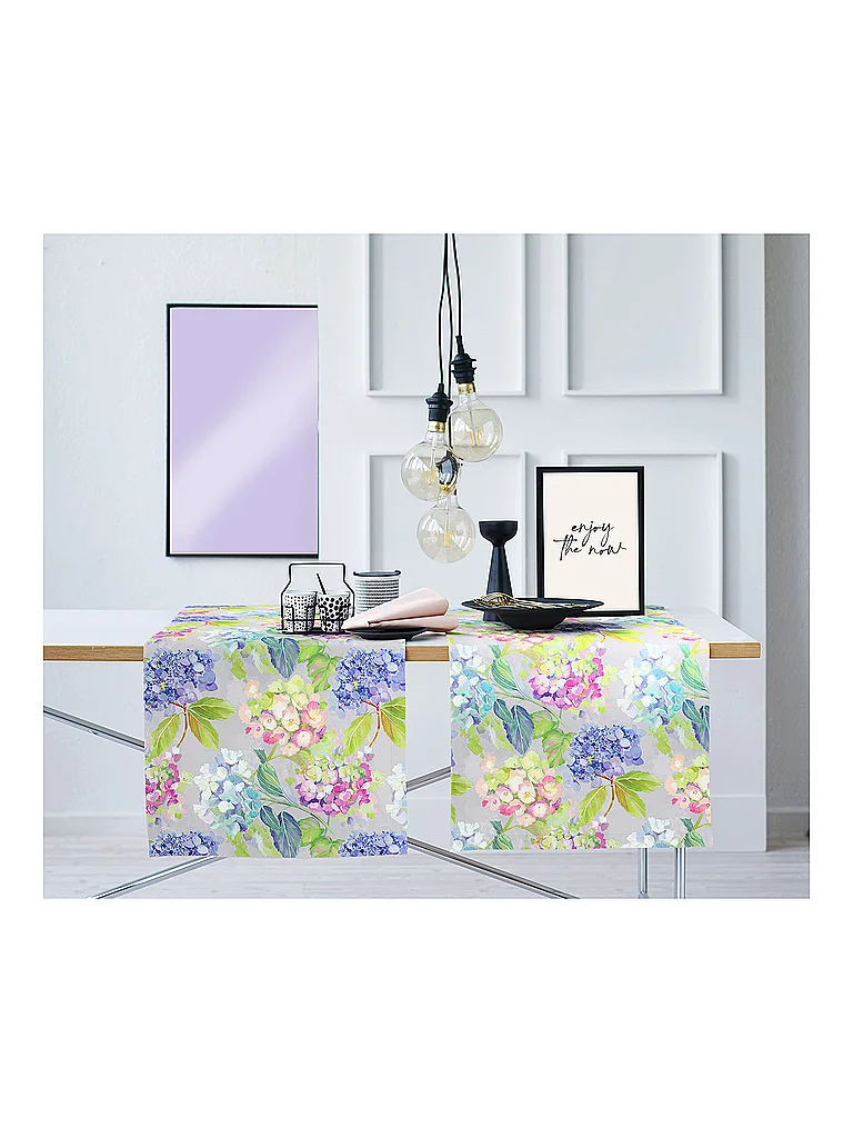 APELT Tischläufer "3108" trendige Blumen im Aquarellstil designt