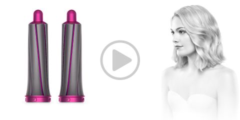 Bild mit zwei zylindrischen Haarstyling-Aufsätzen mit violetten Akzenten auf der linken Seite und einem Graustufenporträt einer Frau mit welligem blondem Haar auf der rechten Seite. In der Mitte befindet sich ein Symbol für eine Wiedergabetaste.