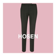 Schwarze Hose auf rosa Hintergrund mit der Aufschrift „HOSEN“ quer über den Beinen.