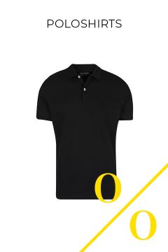 Ein schwarzes Kurzarm-Poloshirt auf weißem Hintergrund mit dem Wort „POLOSHIRTS“ darüber und zwei gelben Buchstaben „O“, die durch eine diagonale gelbe Linie getrennt sind, darunter.