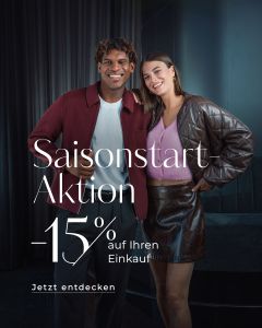 Ein lächelnder Mann und eine lächelnde Frau in stilvoller Kleidung stehen nebeneinander. Ein deutscher Text wirbt mit einem Rabatt von 15 % im Rahmen einer Aktion zum Saisonstart.