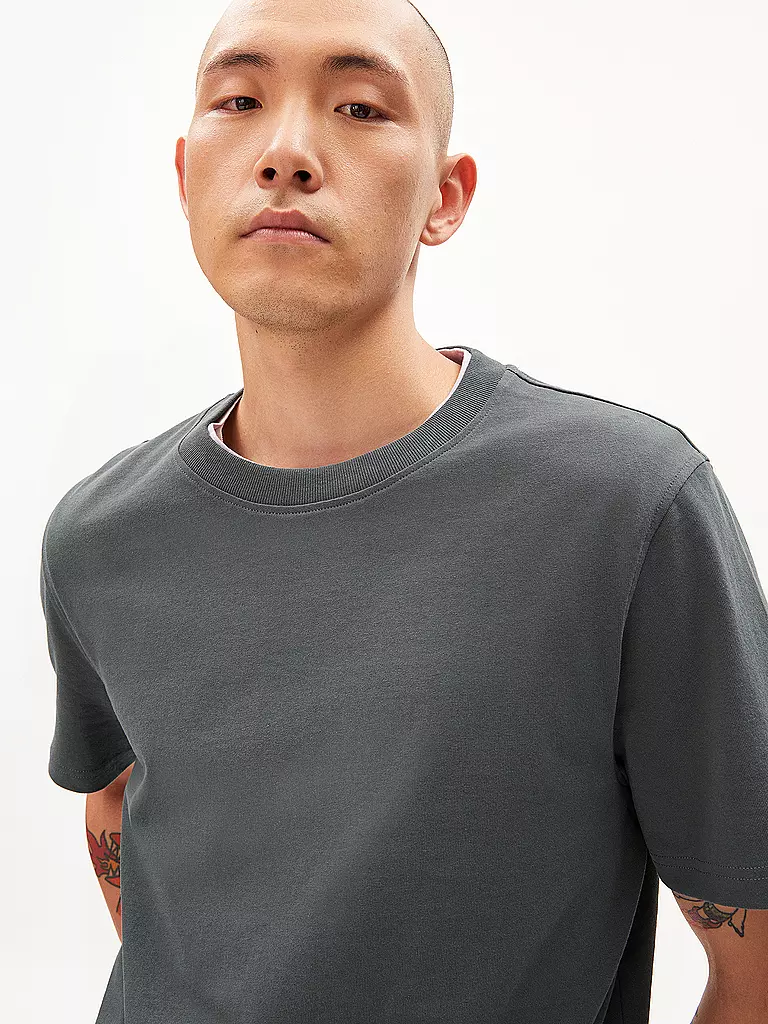 ARMEDANGELS | T-Shirt MAARKOS | dunkelgrün