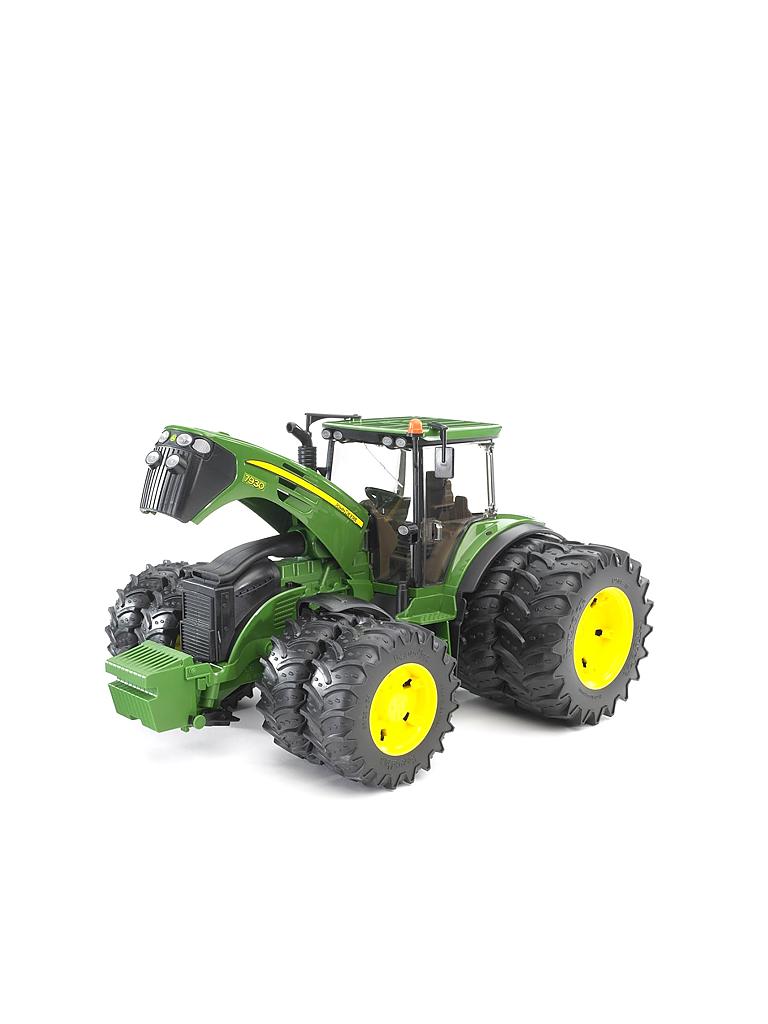 BRUDER | John Deere 7930 Traktor mit Zwillingsbereifung  | keine Farbe