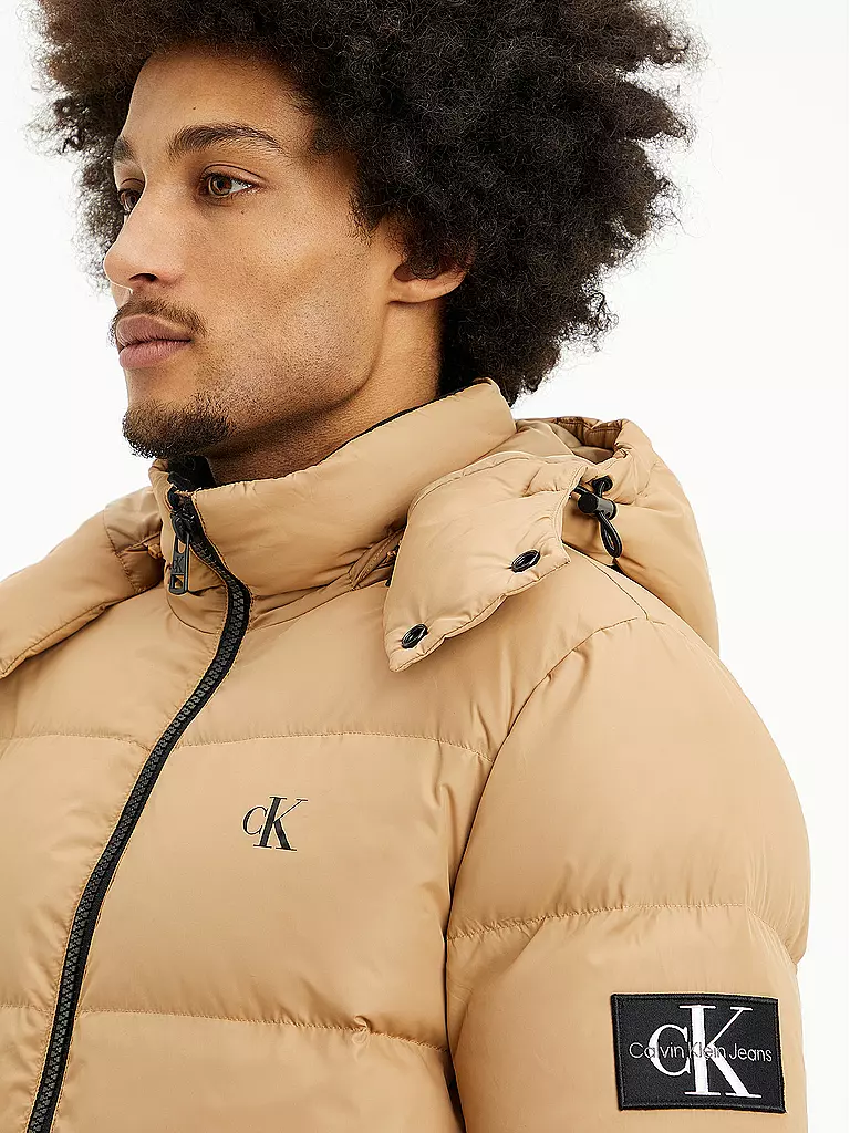 CALVIN KLEIN JEANS | Daunenjacke Essentials | camel