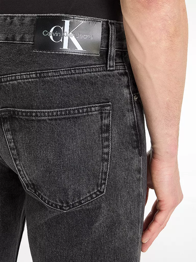 CALVIN KLEIN JEANS | Jeans Tapered Fit | schwarz