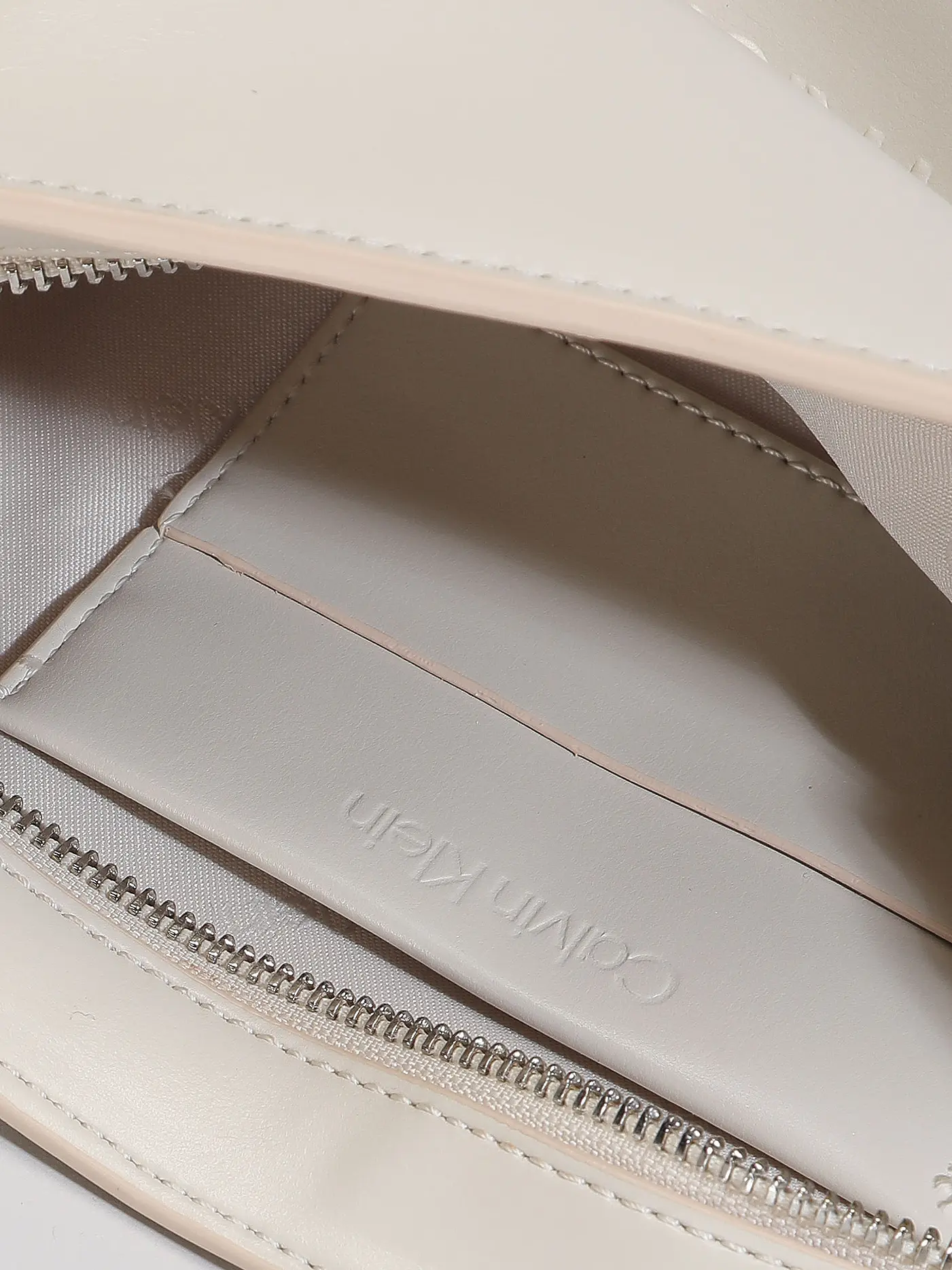 CALVIN KLEIN | Tasche - Schultertasche EMBOSSED | creme
