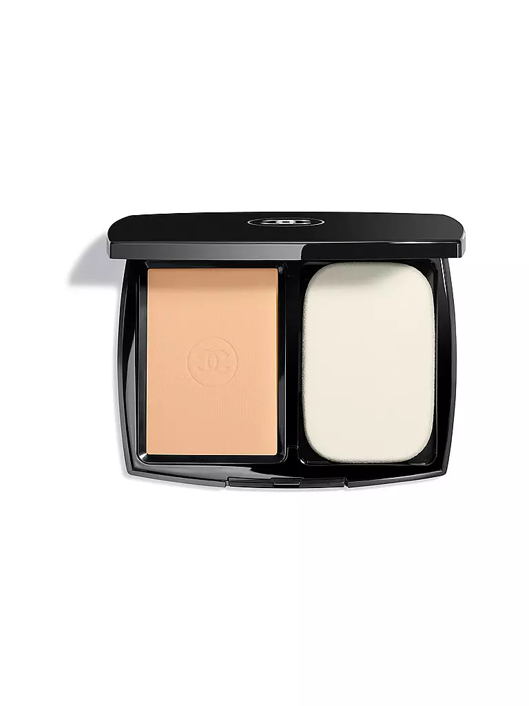 CHANEL |  KOMPAKT-MAKE-UP FÜR HÖCHSTE PERFEKTION. EXTREM LANGANHALTEND. HOHER TRAGEKOMFORT. 13G | beige