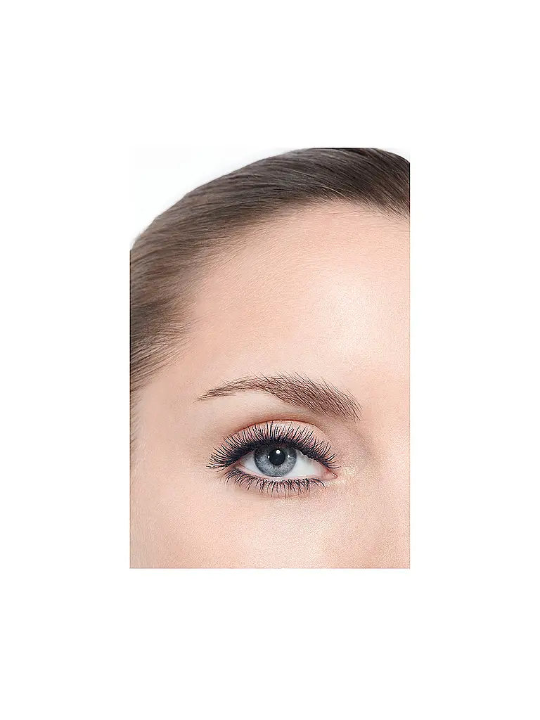 CHANEL | DIE ALL-IN-ONE-MASCARA: VOLUMEN, LÄNGE, SCHWUNG UND DEFINITION |