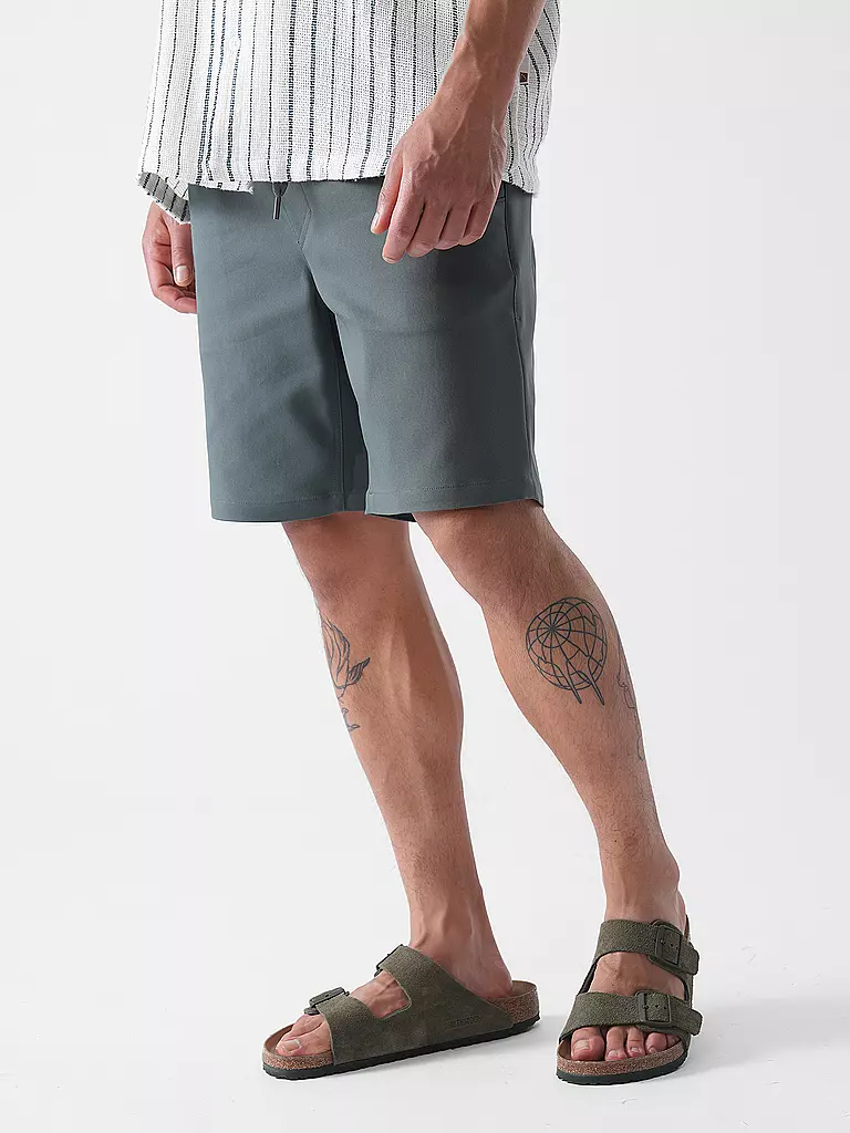 CHASIN | Shorts  | grün
