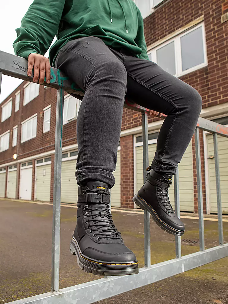 DR. MARTENS | Boots COMBS TECH II | schwarz