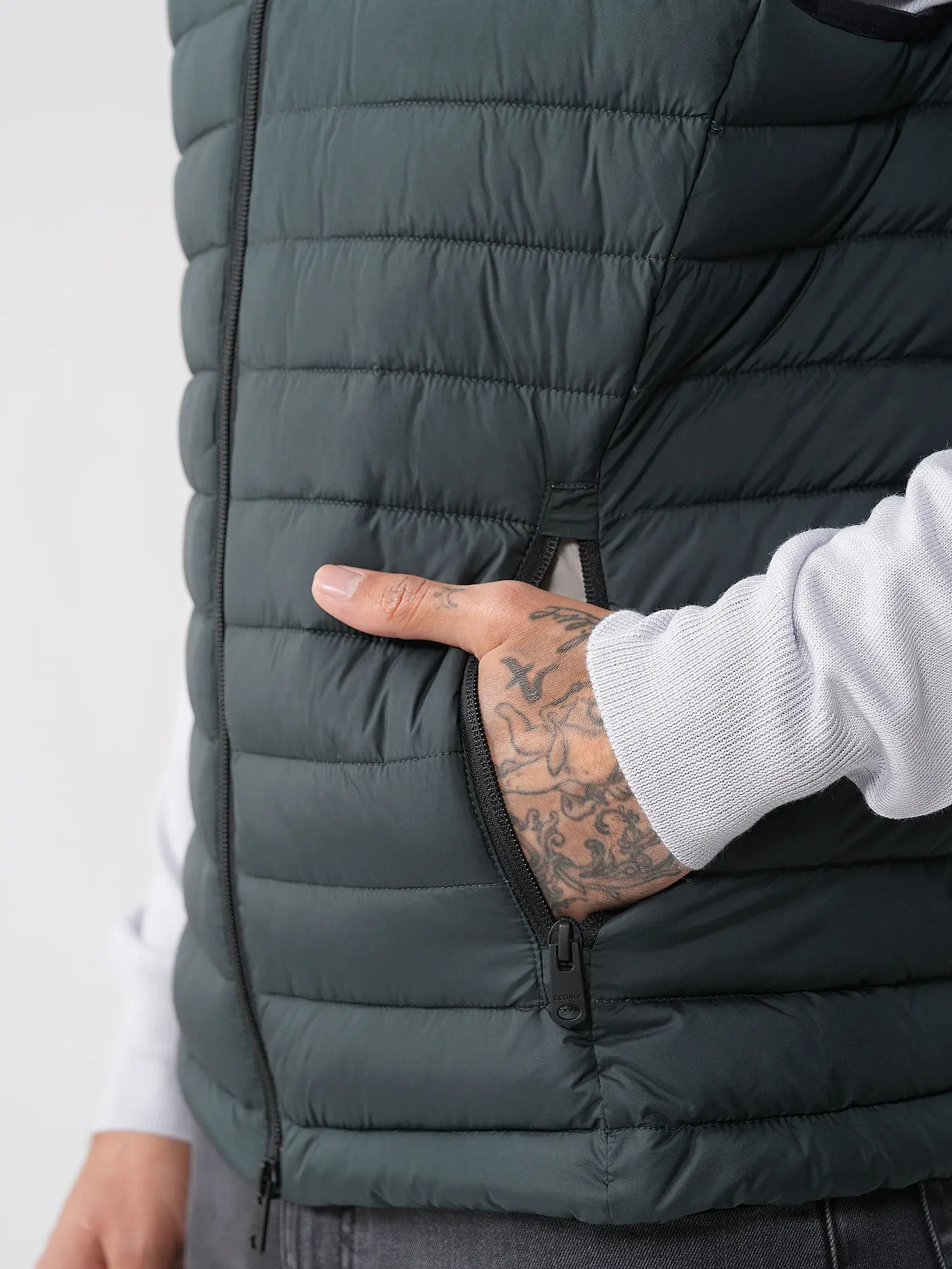 ECOALF | Steppgilet CARDIFFALF | dunkelgrün