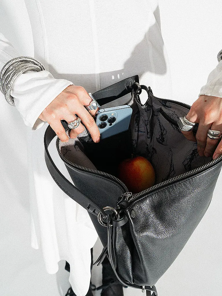 INA KENT | Ledertasche - Umhängetasche DINKUM ed.2 | Schwarz