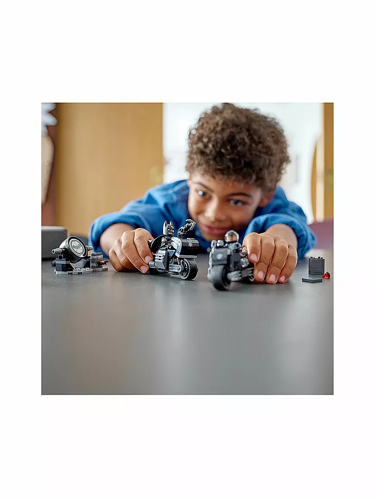 LEGO | Batman™ & Selina Kyle™: Verfolgungsjagd auf dem Motorrad 76179 | keine Farbe