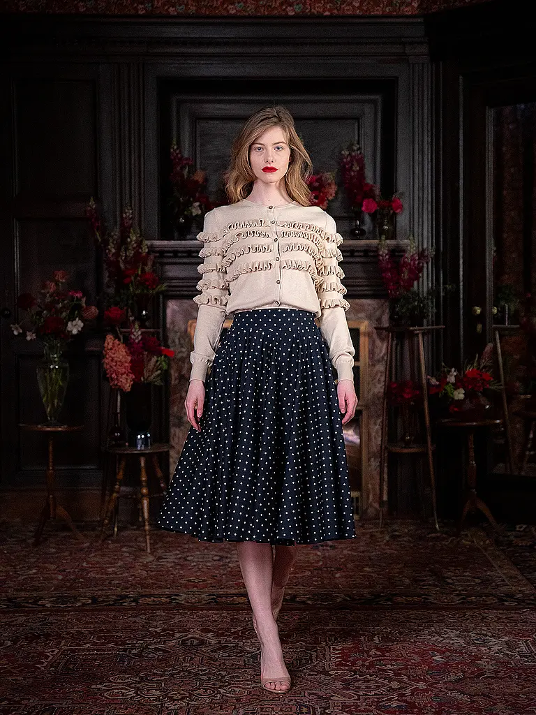 LENA HOSCHEK | Midirock CALL ME | Braun