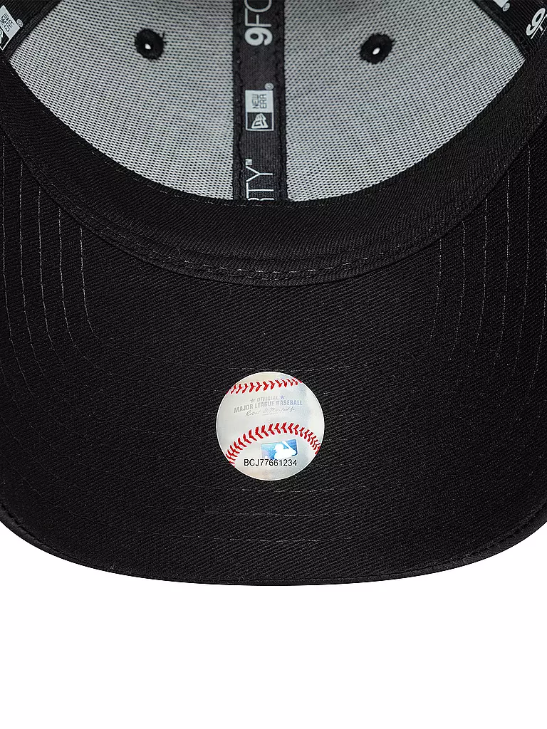 NEW ERA | Kappe SATIN 9FORTY NEYYAN | schwarz