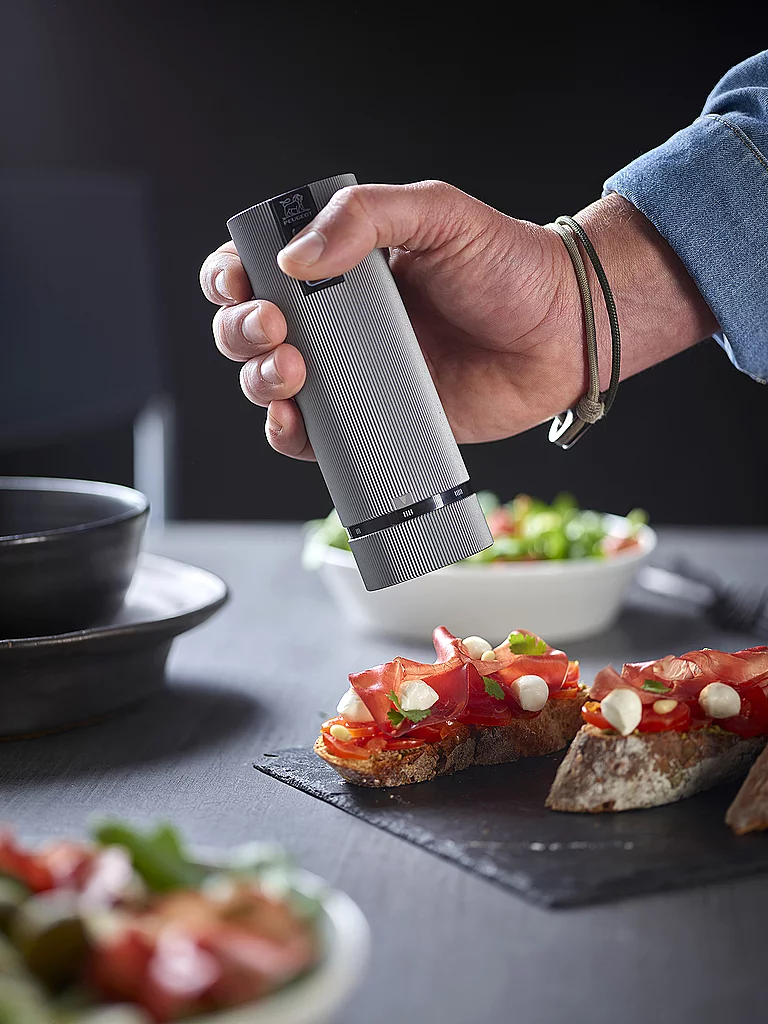 Peugeot Electric Line Pepper Mill Carbon Grey 15 cm 3