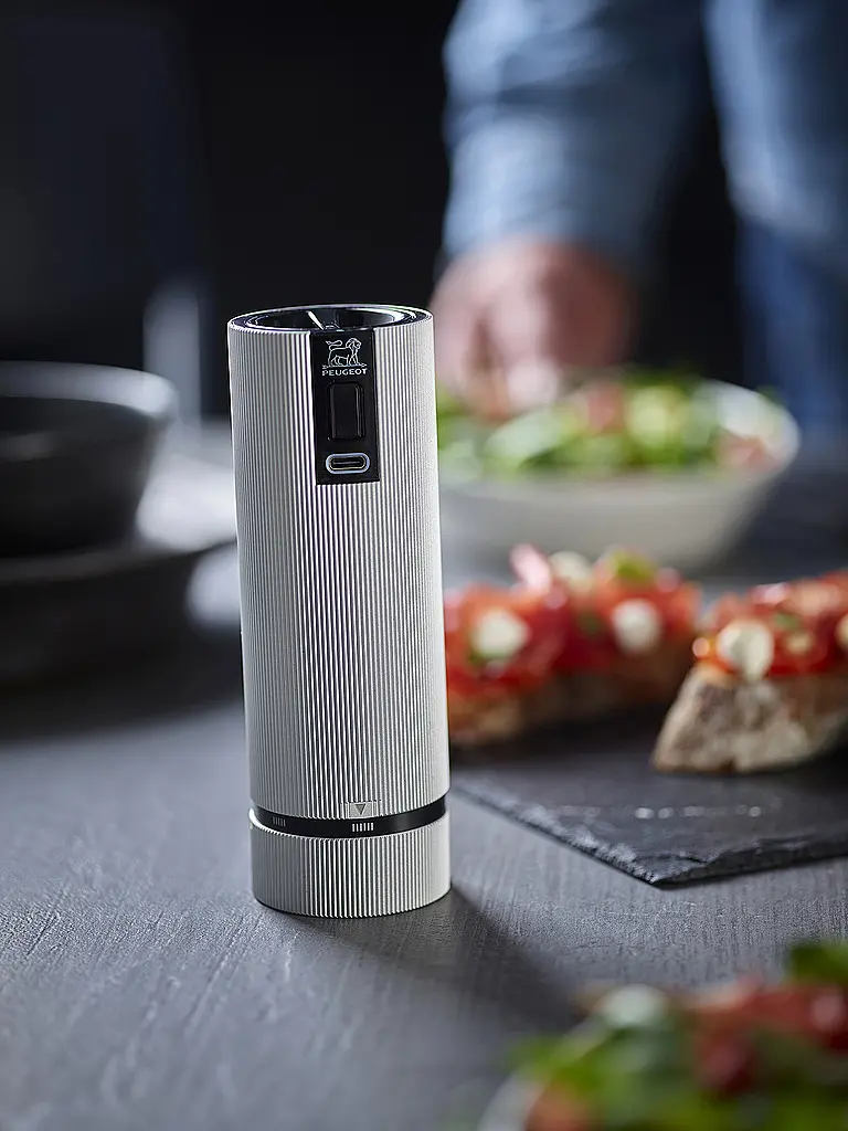 PEUGEOT | Set mit wiederaufladbaren elektrischen Salz- und Pfeffermühlen 15cm ELECTRIC-DUO LINE Carbon Alu | 
