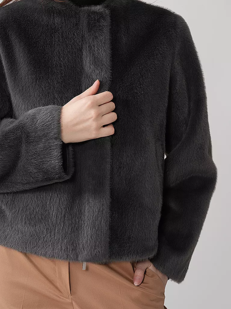PRIDE TO BE | Jacke in Felloptik DANJA | grau