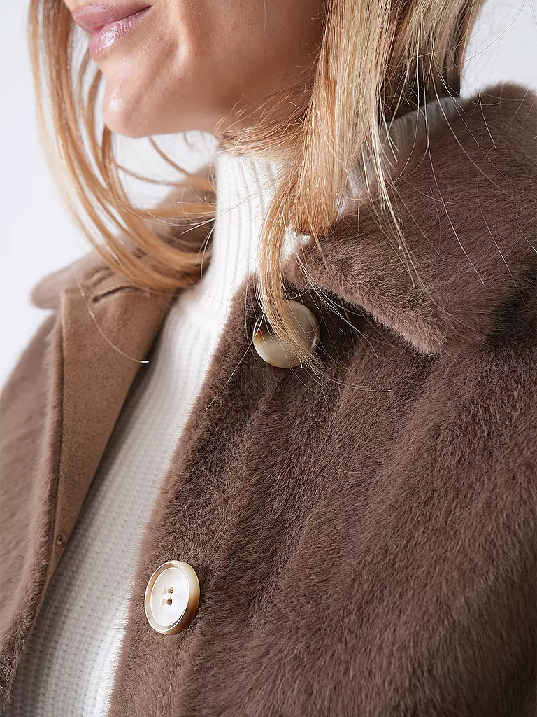 PRIDE TO BE | Jacke in Felloptik HELENA | hellbraun