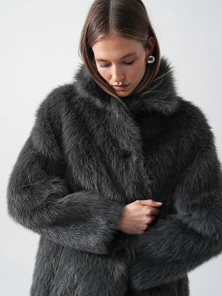 PRIDE TO BE | Mantel in Felloptik DINA | 