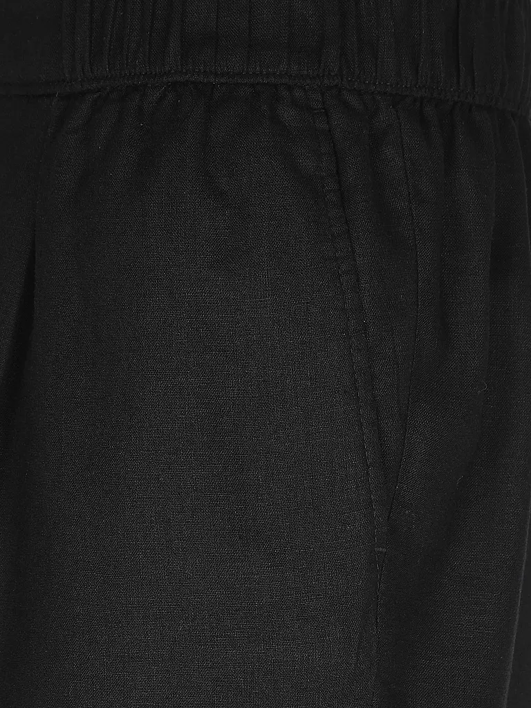 S.OLIVER | Shorts  | schwarz