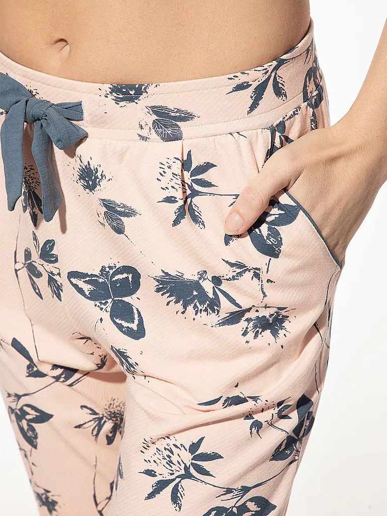 SHORT STORIES | Pyjamahose | 