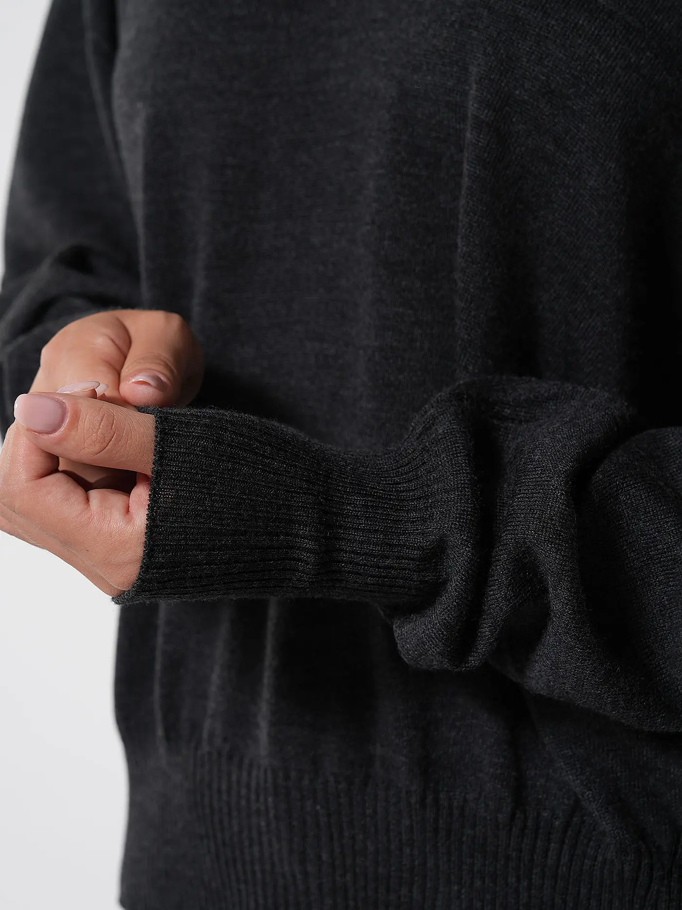 TELA | Pullover | schwarz