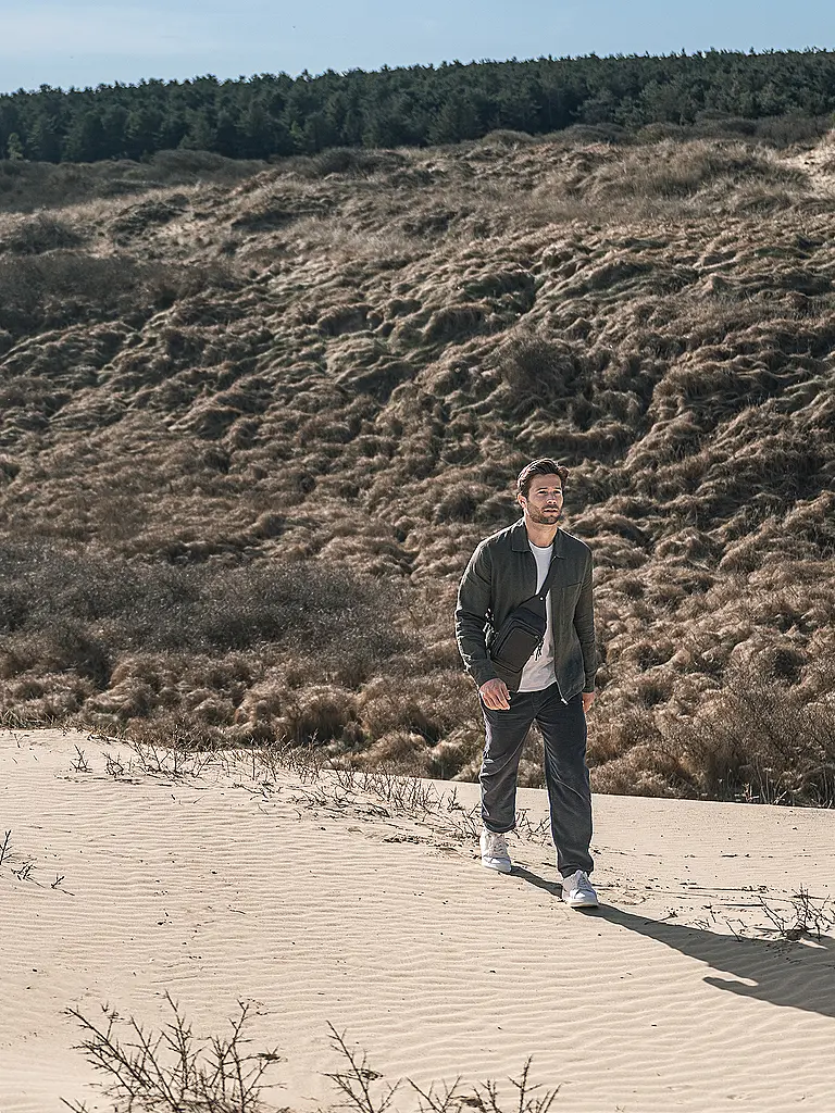 THE CHESTERFIELD BRAND | Ledertasche - Umhängetasche RIGA | Schwarz