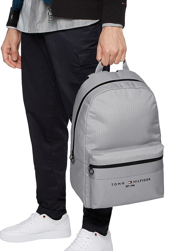 TOMMY HILFIGER Rucksack TH Established grau