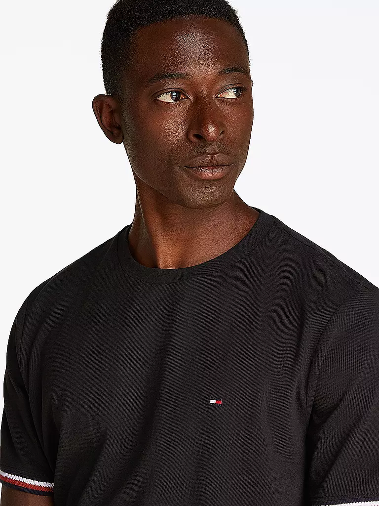 TOMMY HILFIGER | T-Shirt  | schwarz