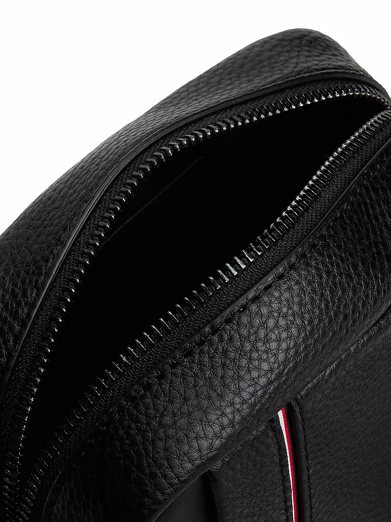 TOMMY HILFIGER | Umhängetasche TH CENTRAL | schwarz