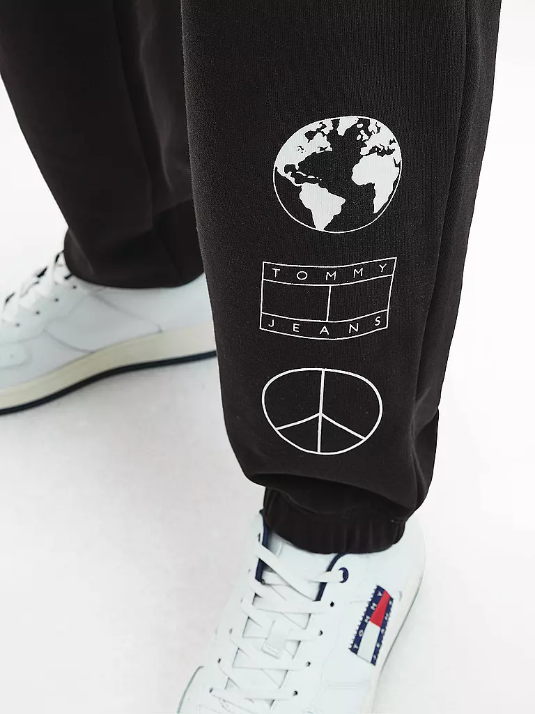 TOMMY JEANS | Jogginghose Relaxed Fit | schwarz