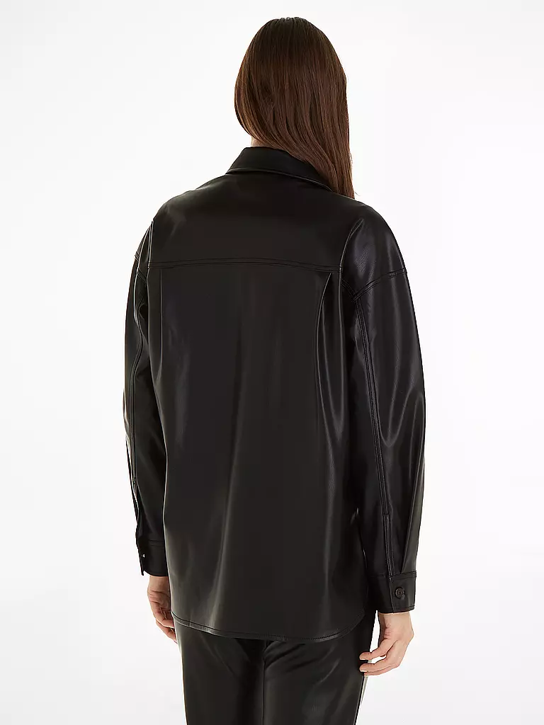 TOMMY JEANS | Overshirt in Lederoptik | schwarz