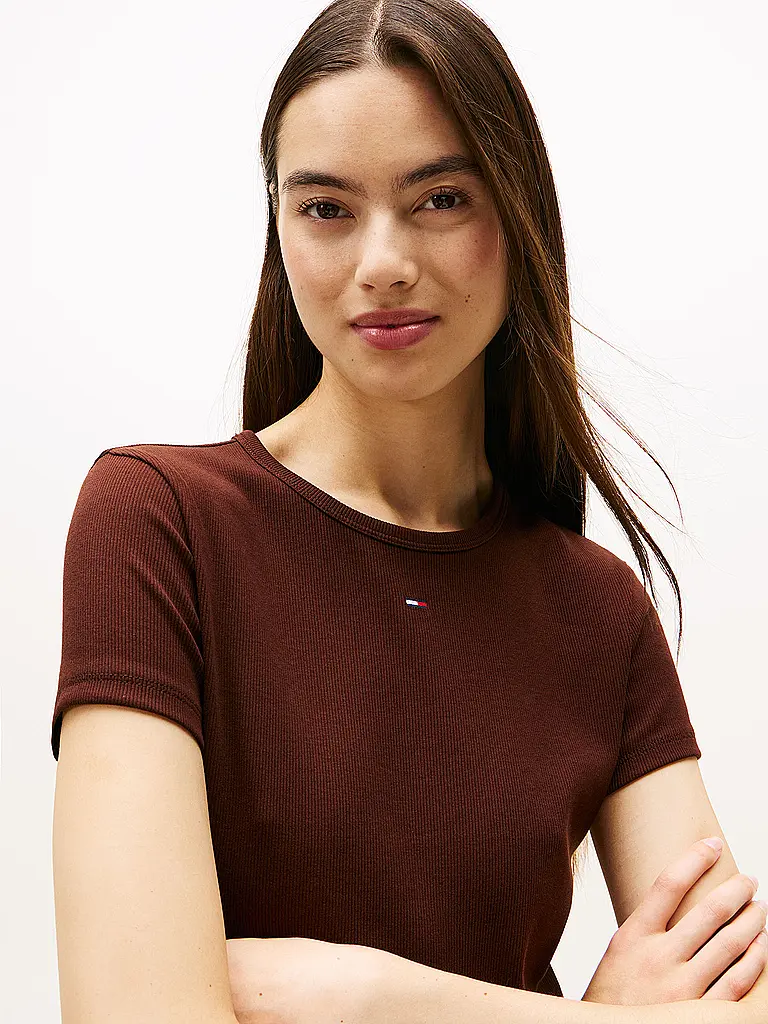 TOMMY JEANS | T-Shirt  | braun