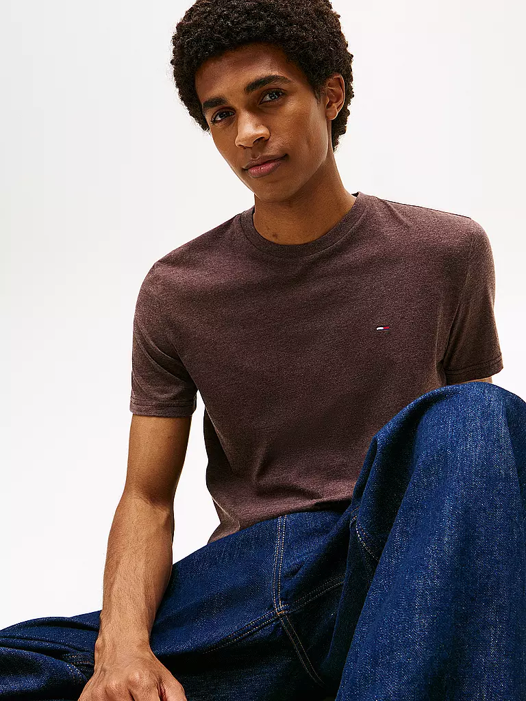TOMMY JEANS | T-Shirt Slim Fit | braun
