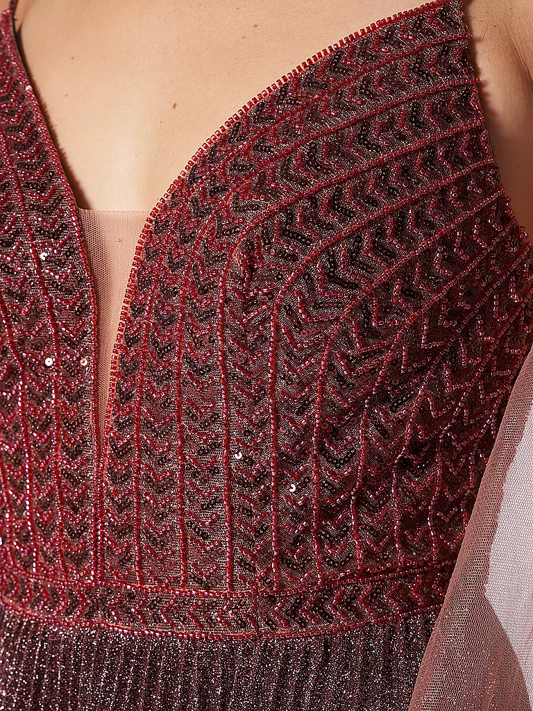 UNIQUE | Abendkleid | beere