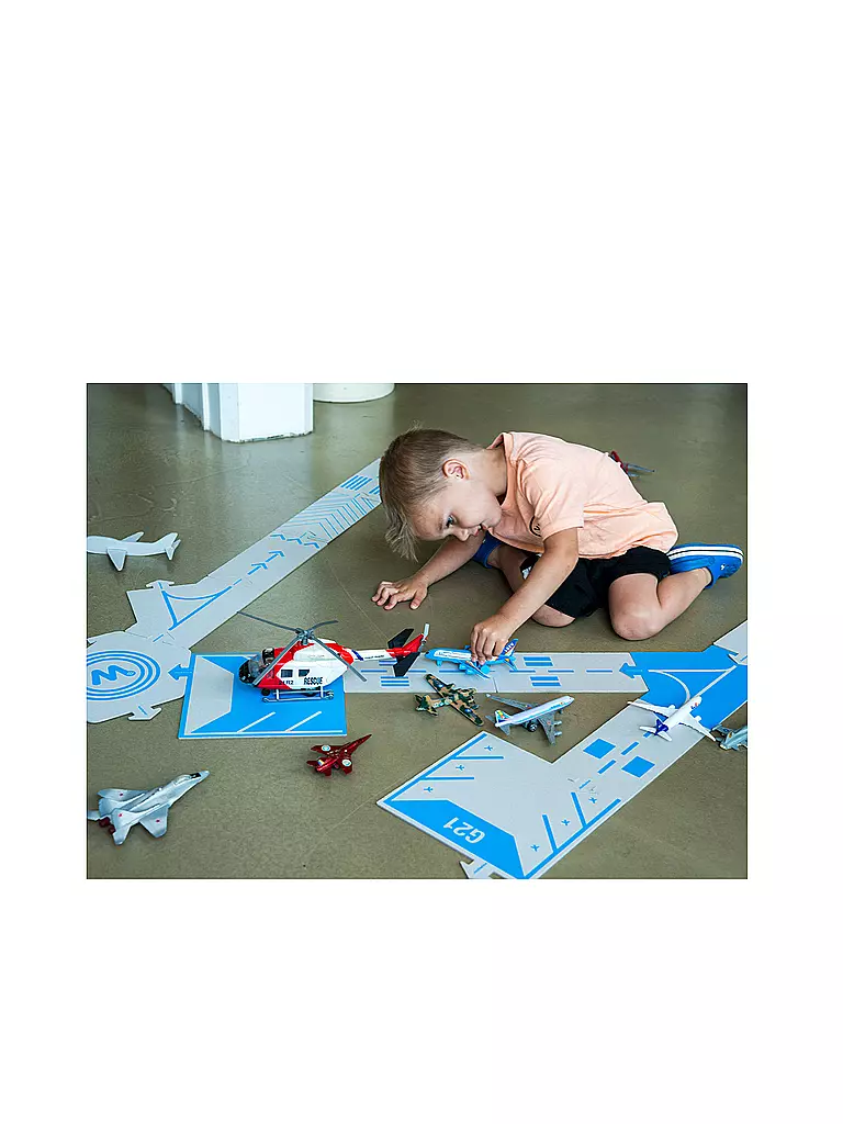 WAY TO PLAY | Runway Airport Set | bunt