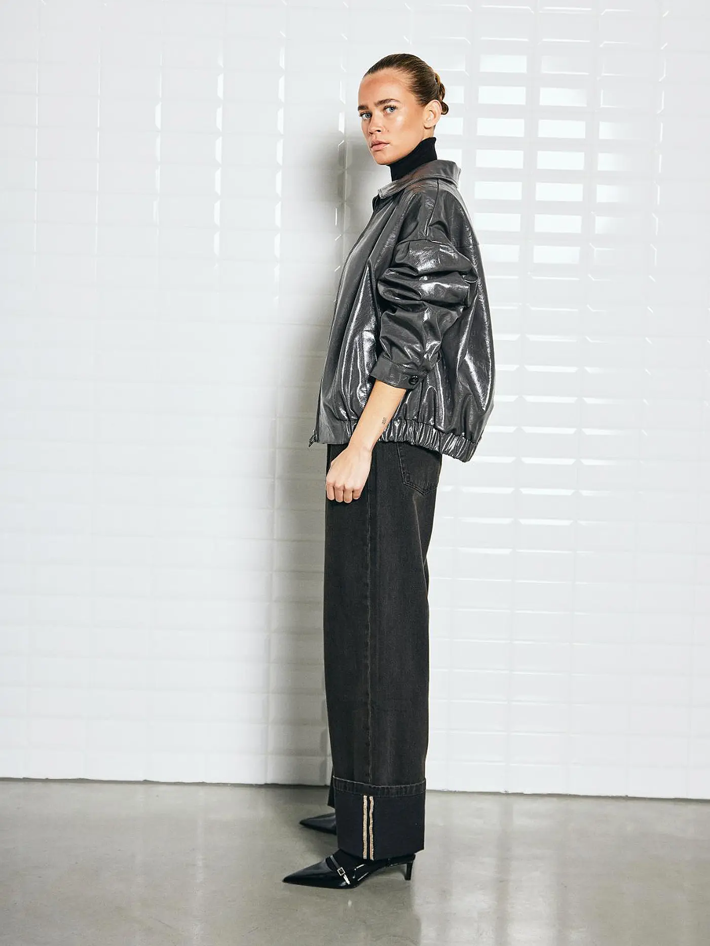 WITHBLACK | Jacke aus Lederimitat GILIAN | grau