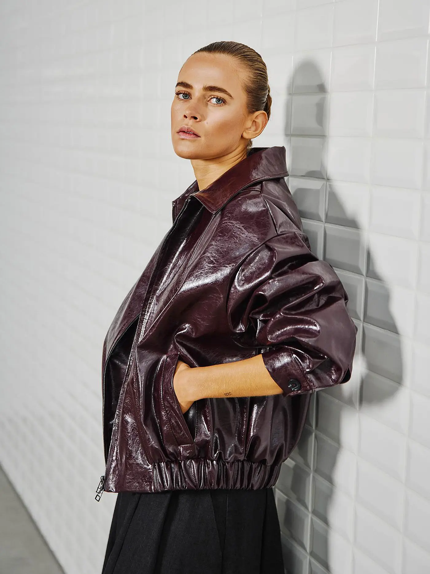 WITHBLACK | Jacke aus Lederimitat GILIAN | dunkelrot