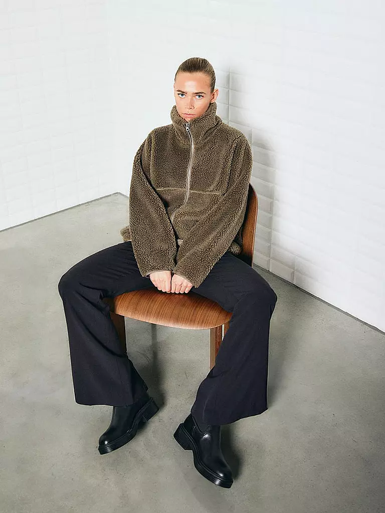WITHBLACK | Jacke in Felloptik PILE | 