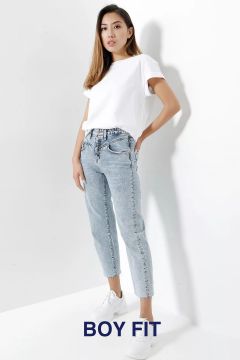 Damen-Jeans_Fit_Guide-Boy_Fit-LPB-480×720